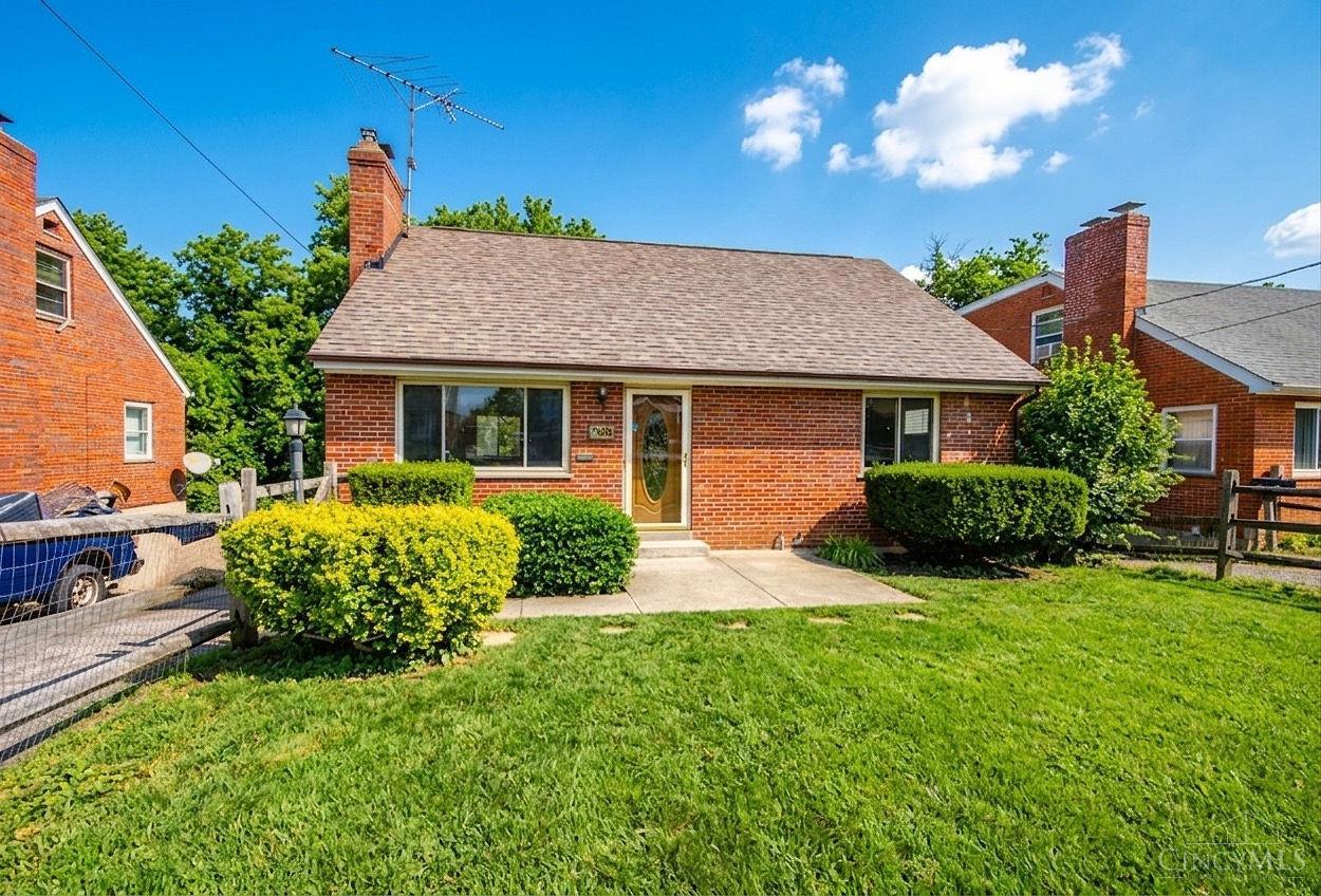 5306 Fox Road Cincinnati, OH 45239 - Photo 1 of 35