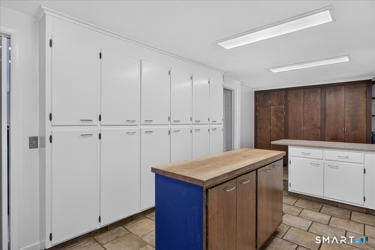 333 Mansfield Road North Haven, CT 06473 - Photo 10 of 40 Gallery Image 10