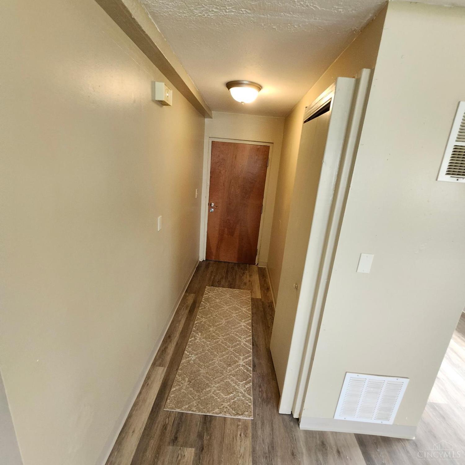 4467 Lee Road Cleveland, OH 44128 - Photo 14 of 15