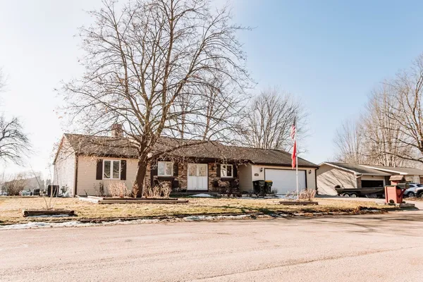 $309,999 | 1202 East Iowa Street, Prairie du Chien, WI 53821
