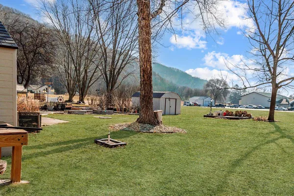 $300,000 | 1202 East Iowa Street, Prairie du Chien, WI 53821