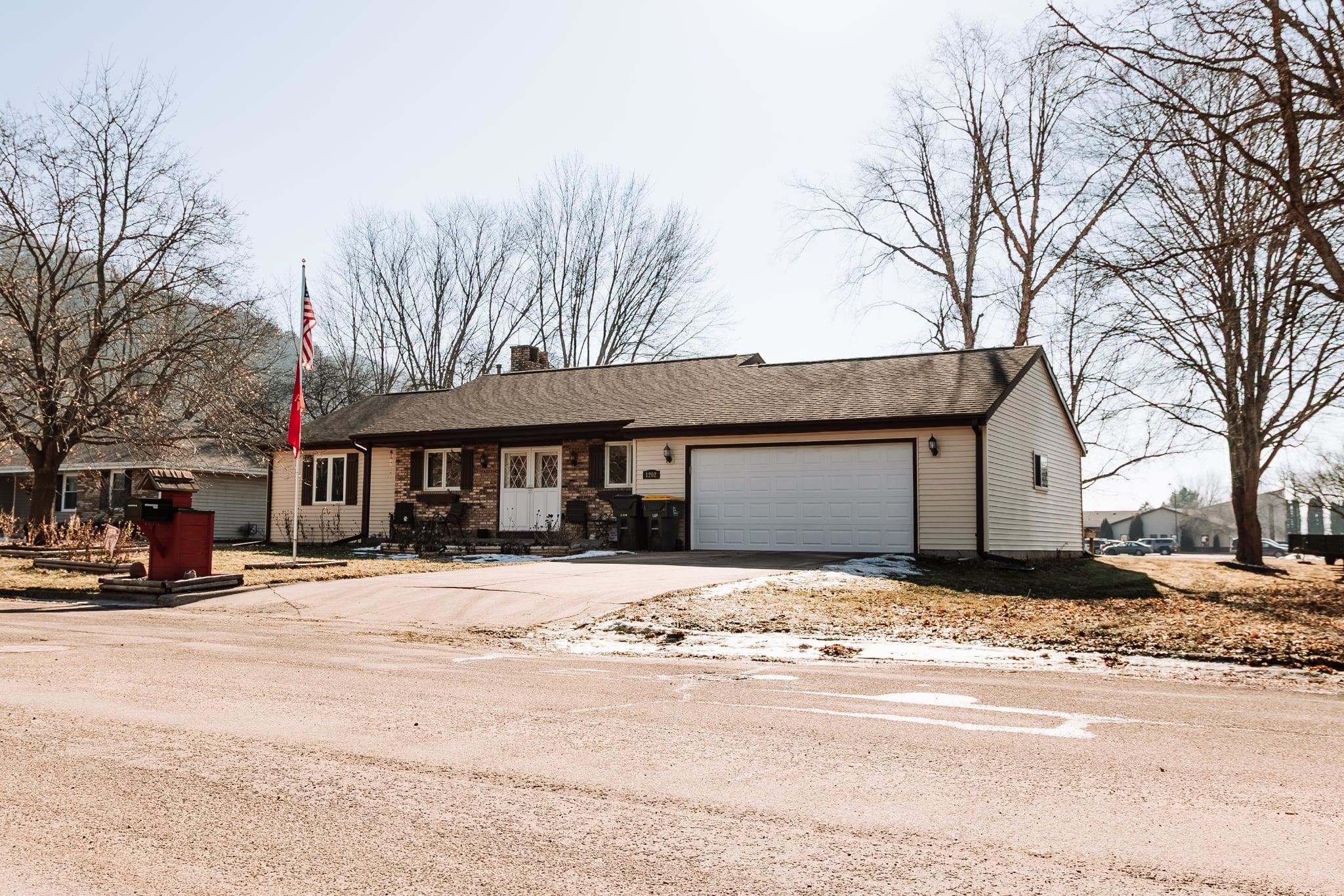 1202 East Iowa Street Prairie du Chien, WI 53821 - Photo 5 of 52
