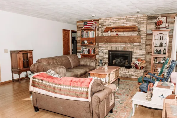 $309,999 | 1202 East Iowa Street, Prairie du Chien, WI 53821