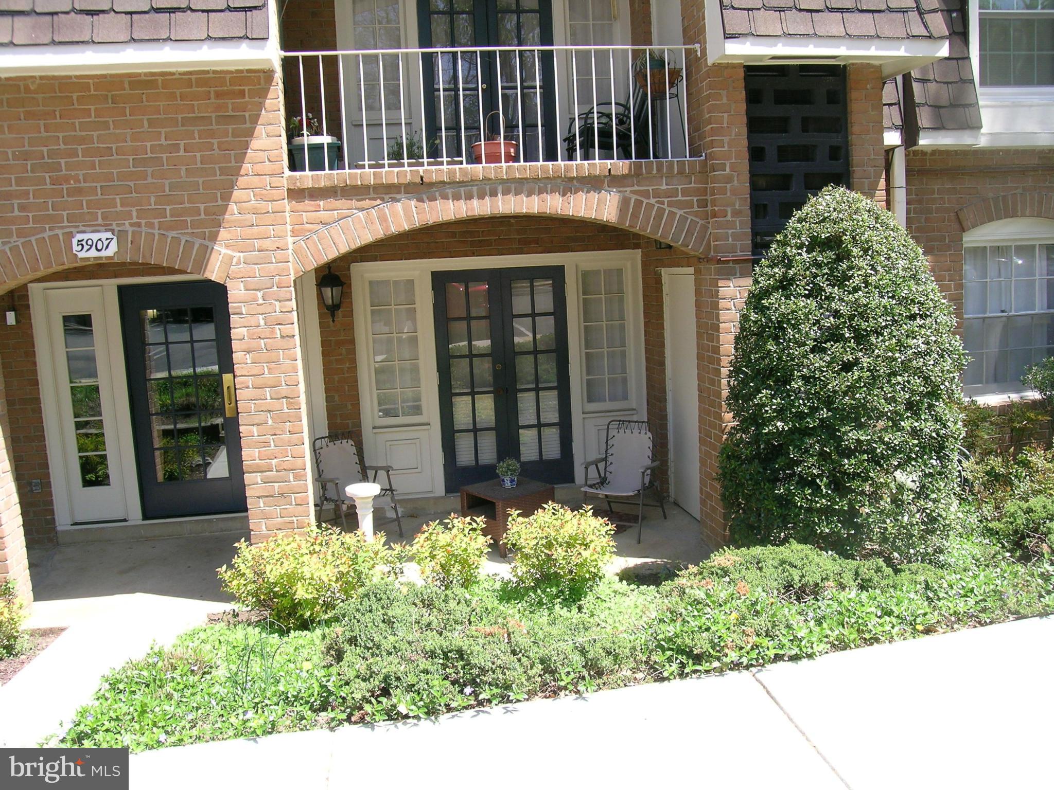 5907 Bayshire Road, Unit 189 Springfield, VA 22152 - Photo 3 of 21 front view of a house