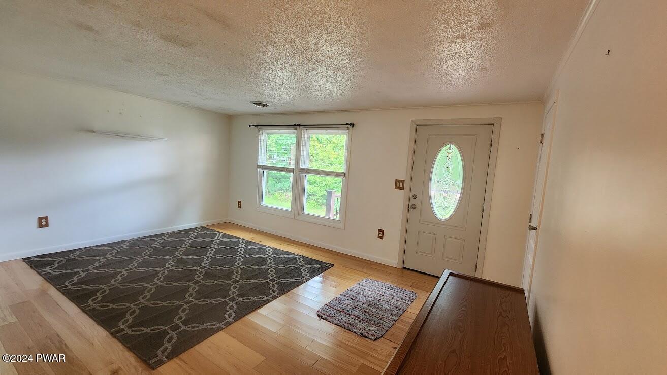 114 Ness Road Dingmans Ferry, PA 18328 - Photo 4 of 47