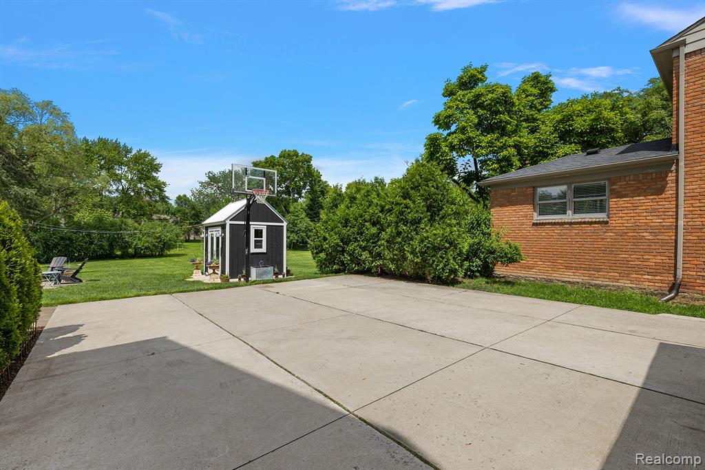 1050 Norfolk Street Birmingham, MI 48009 - Photo 48 of 54
