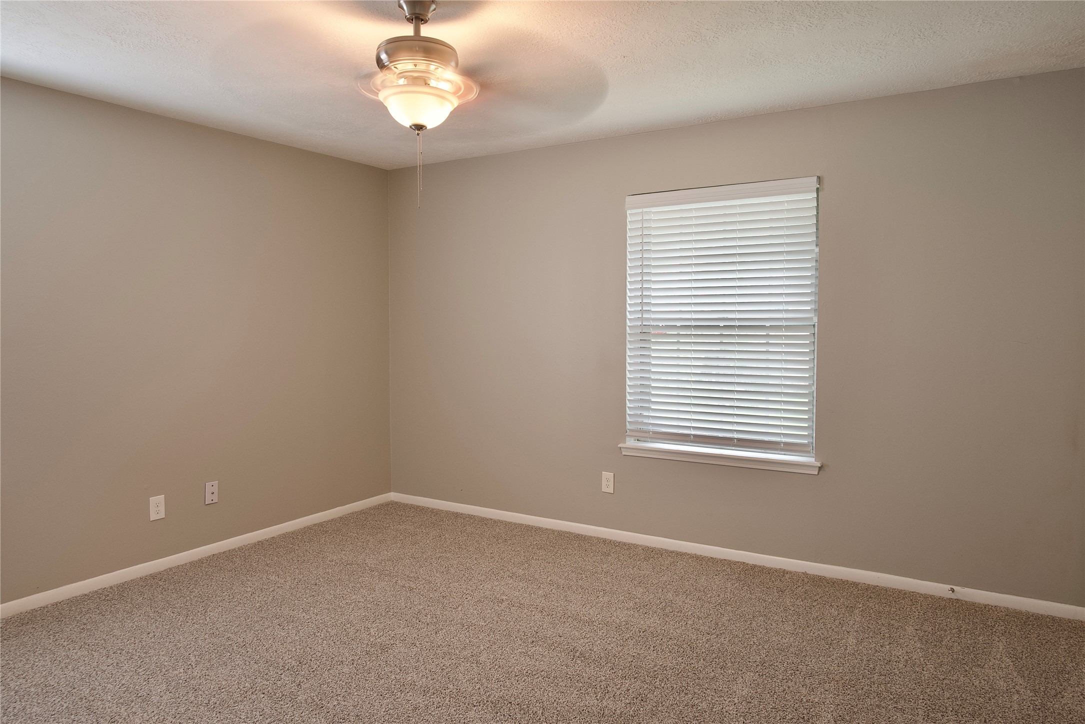 723 Leaflet Lane Spring, TX 77388 - Photo 28 of 41 an empty room with a window