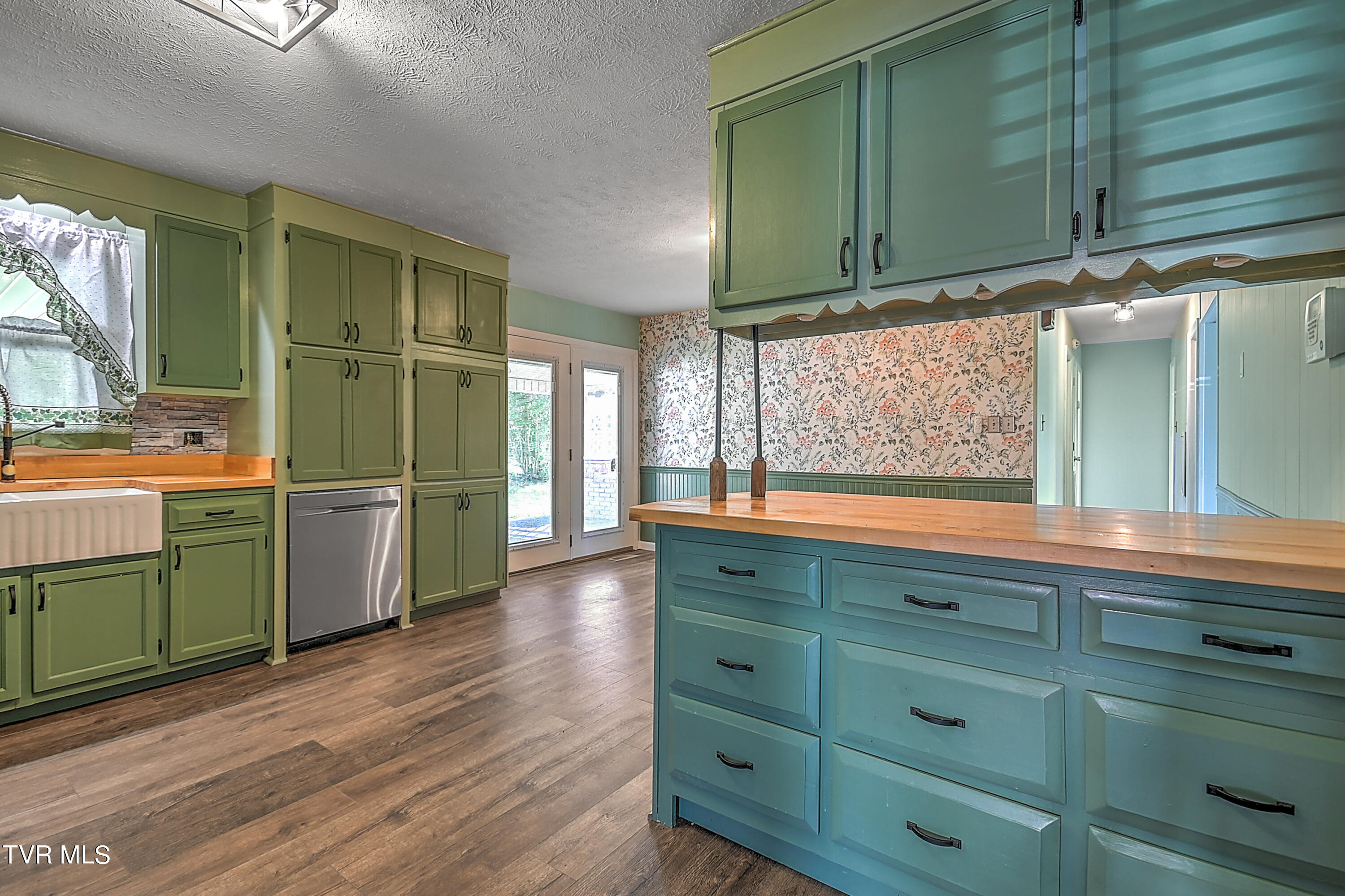 279 Spring Valley Road Bristol, VA 24201 - Photo 13 of 41 279 Spring Valley GDawg_-8