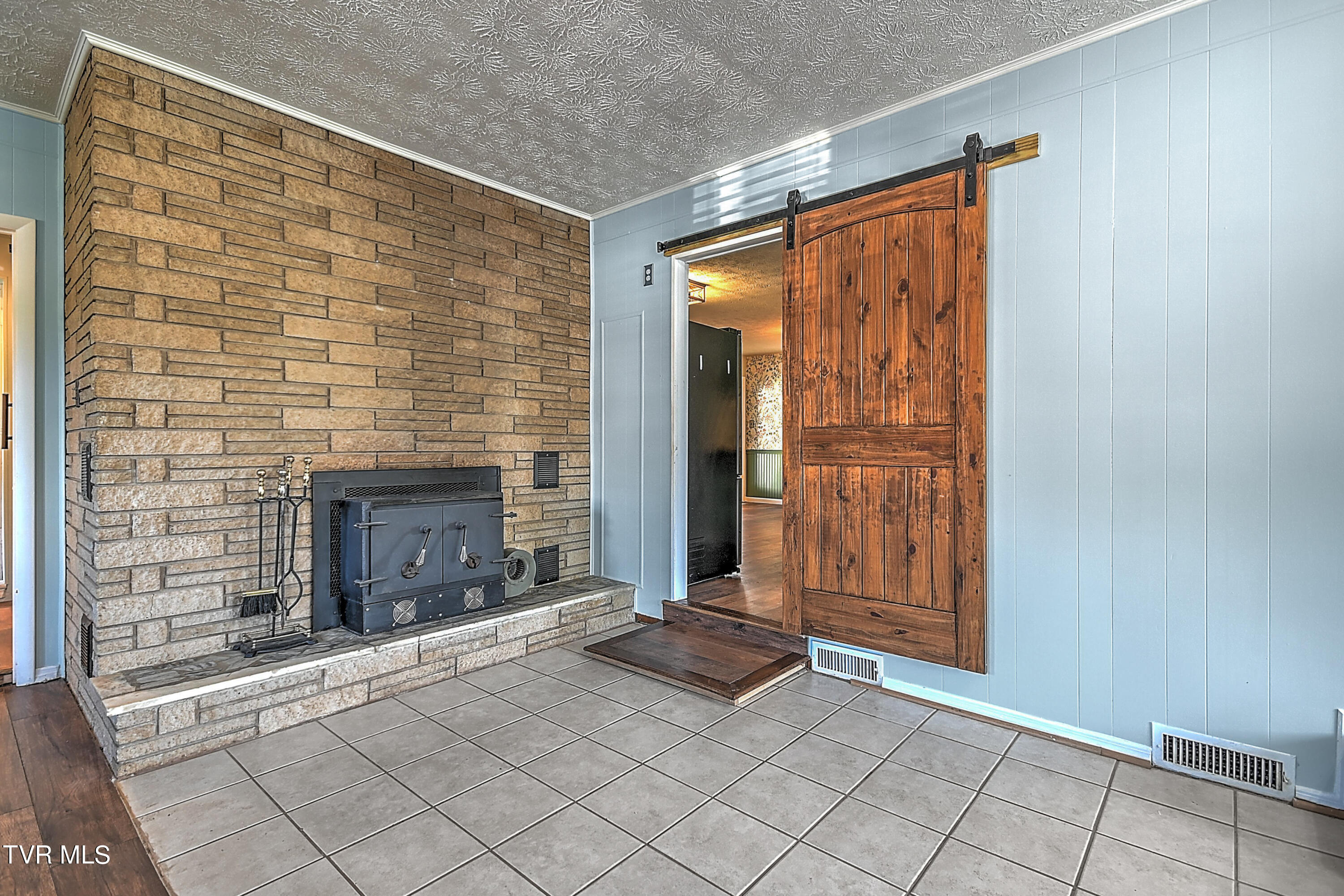 279 Spring Valley Road Bristol, VA 24201 - Photo 17 of 41 279 Spring Valley GDawg_-16