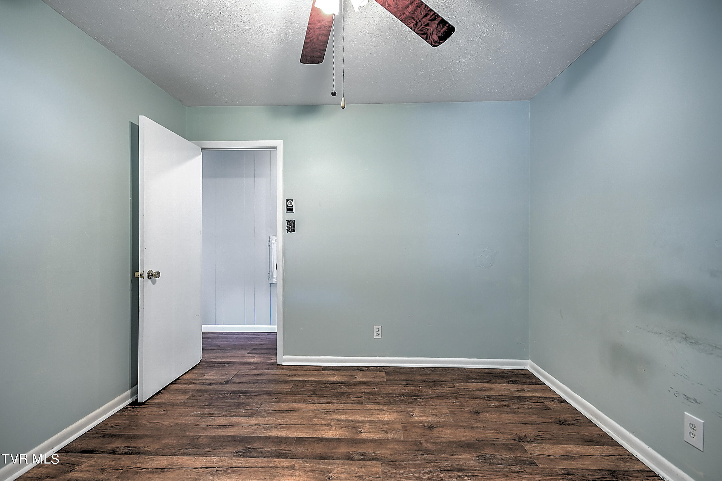279 Spring Valley Road Bristol, VA 24201 - Photo 23 of 41 279 Spring Valley GDawg_-27