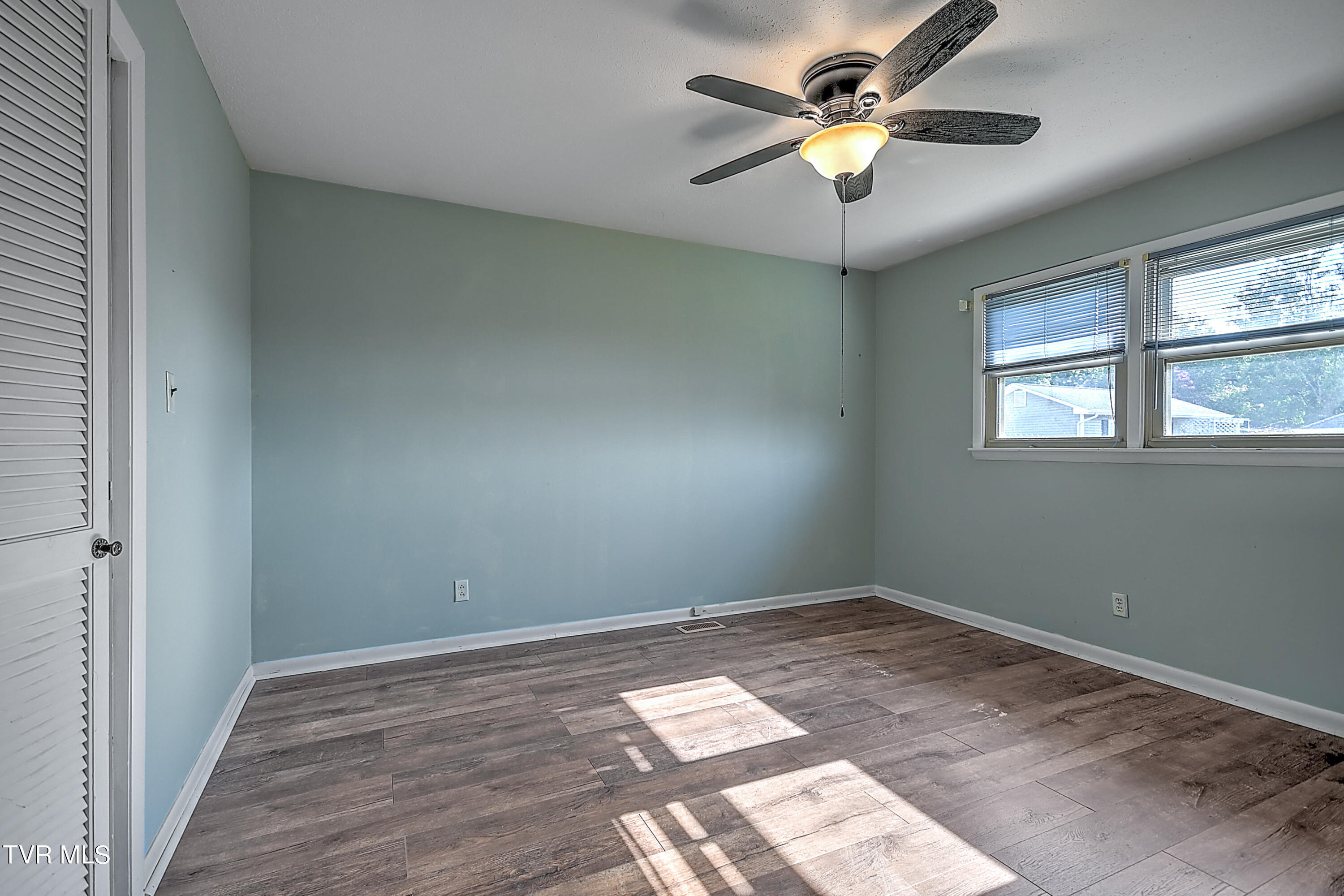 279 Spring Valley Road Bristol, VA 24201 - Photo 26 of 41 279 Spring Valley GDawg_-28