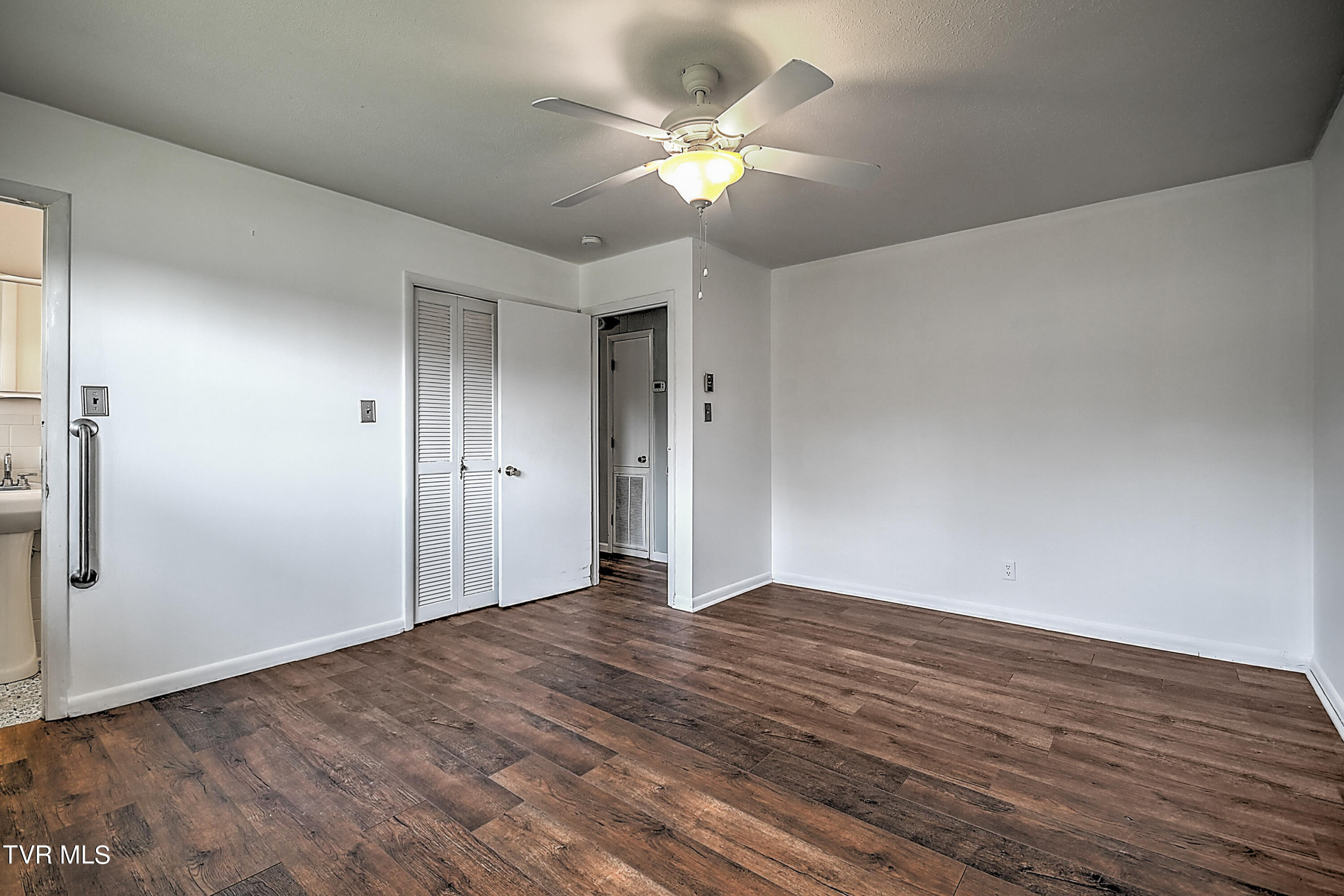 279 Spring Valley Road Bristol, VA 24201 - Photo 31 of 41 279 Spring Valley GDawg_-33