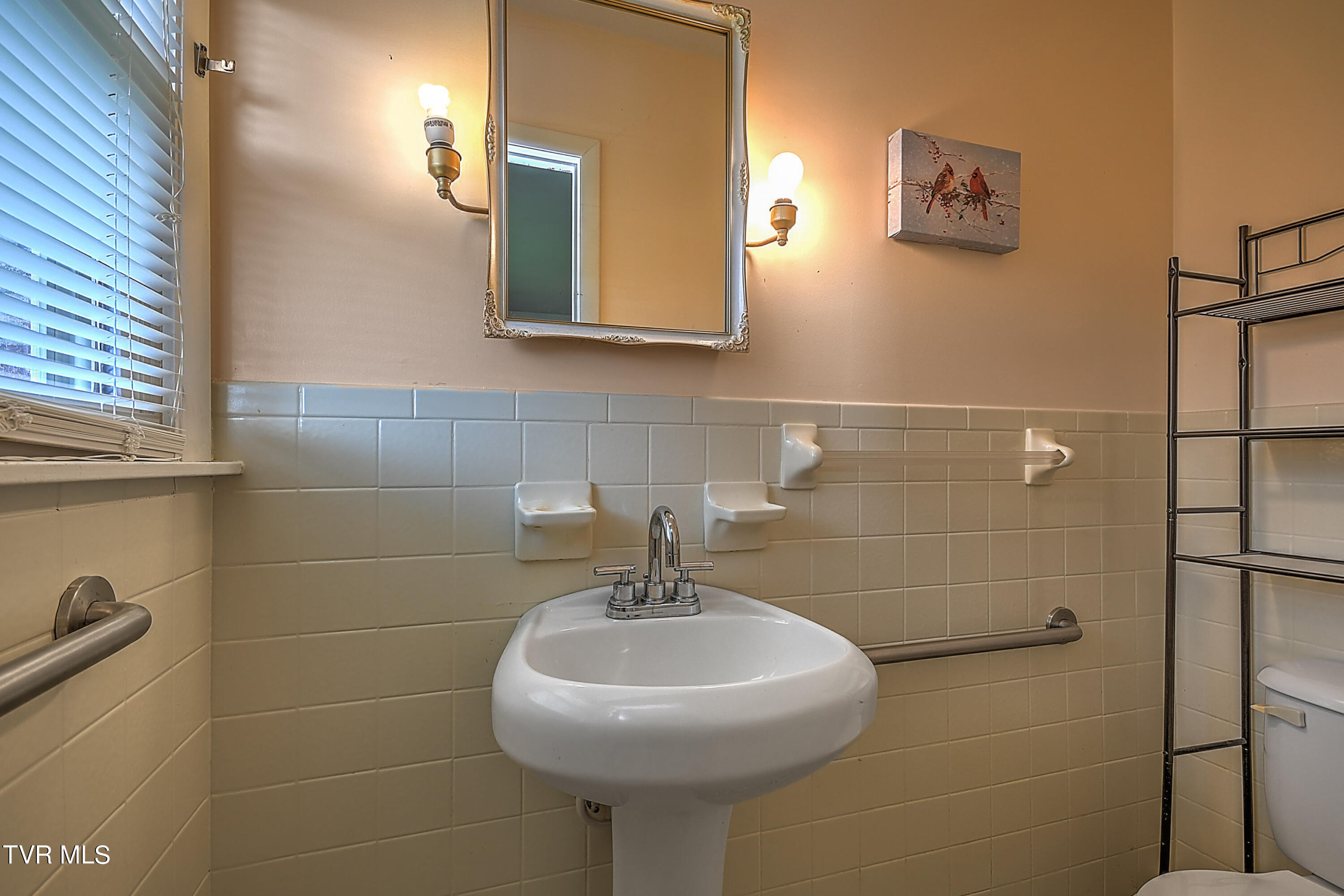 279 Spring Valley Road Bristol, VA 24201 - Photo 32 of 41 279 Spring Valley GDawg_-34