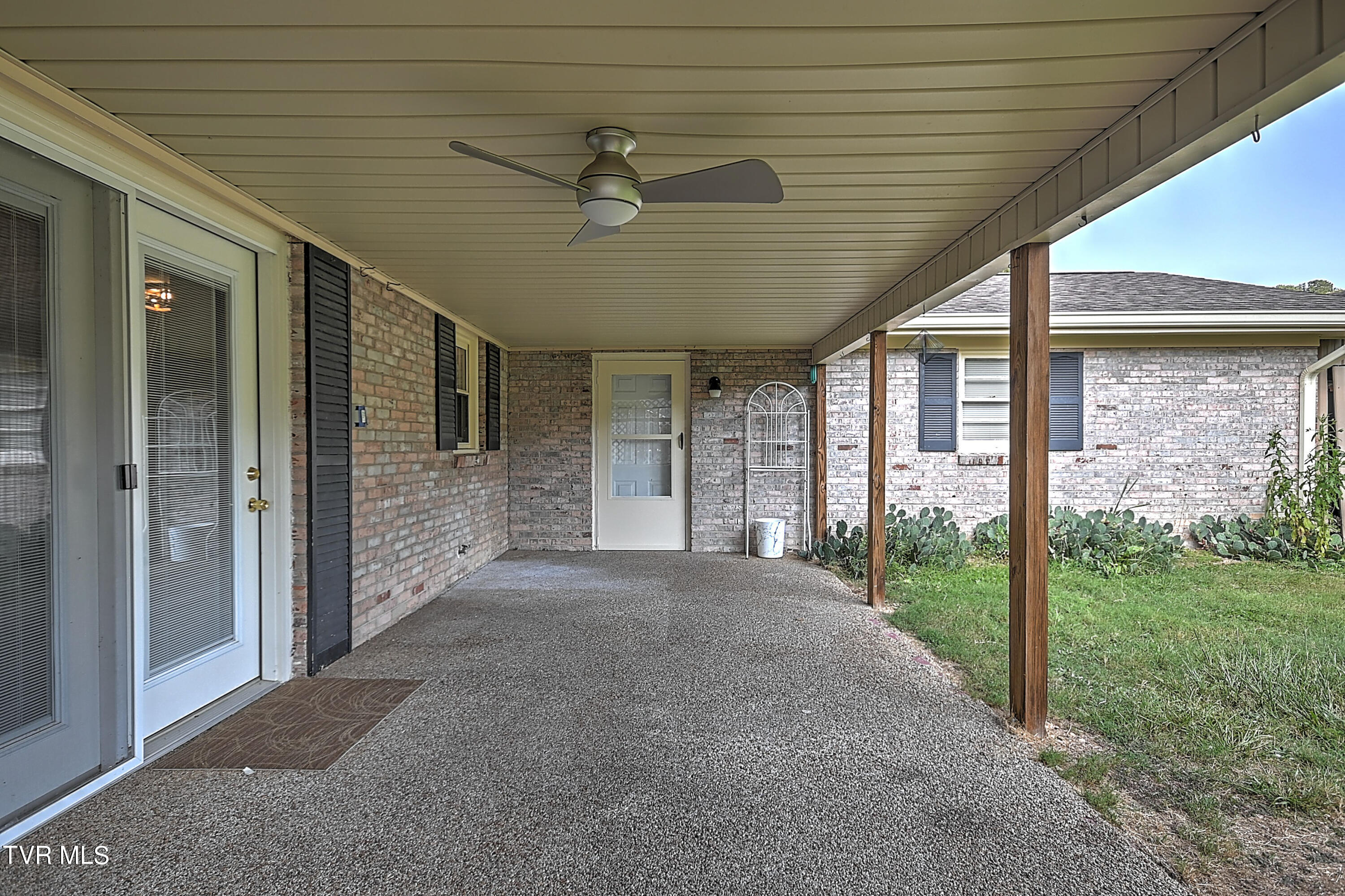 279 Spring Valley Road Bristol, VA 24201 - Photo 34 of 41 279 Spring Valley GDawg_-36