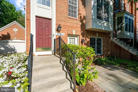 $939,000 | 11911 Kings Bridge Way, Unit 54, Rockville, MD 20852