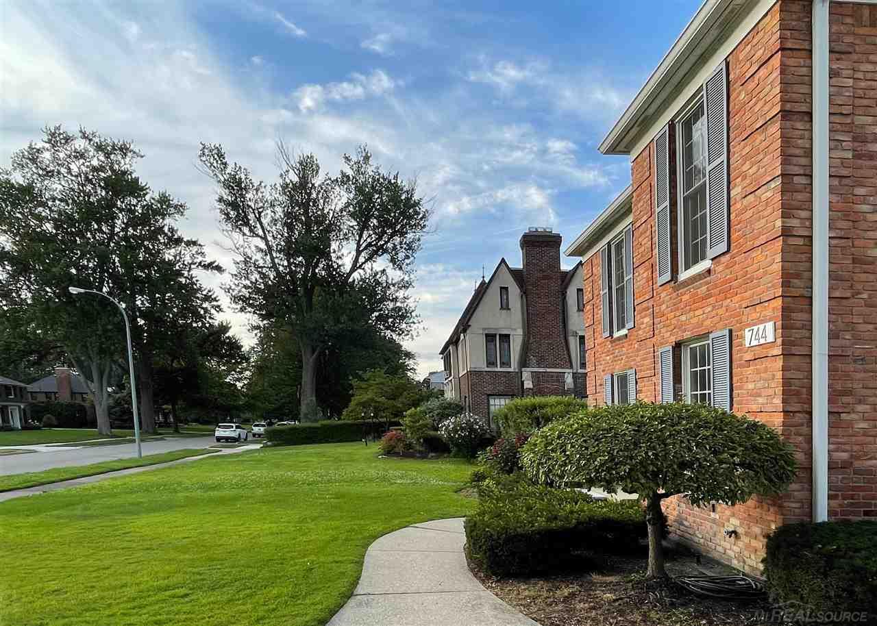 744 Trombley Road Grosse Pointe, MI 48230 - Photo 23 of 32 Beautiful quiet neighborhood