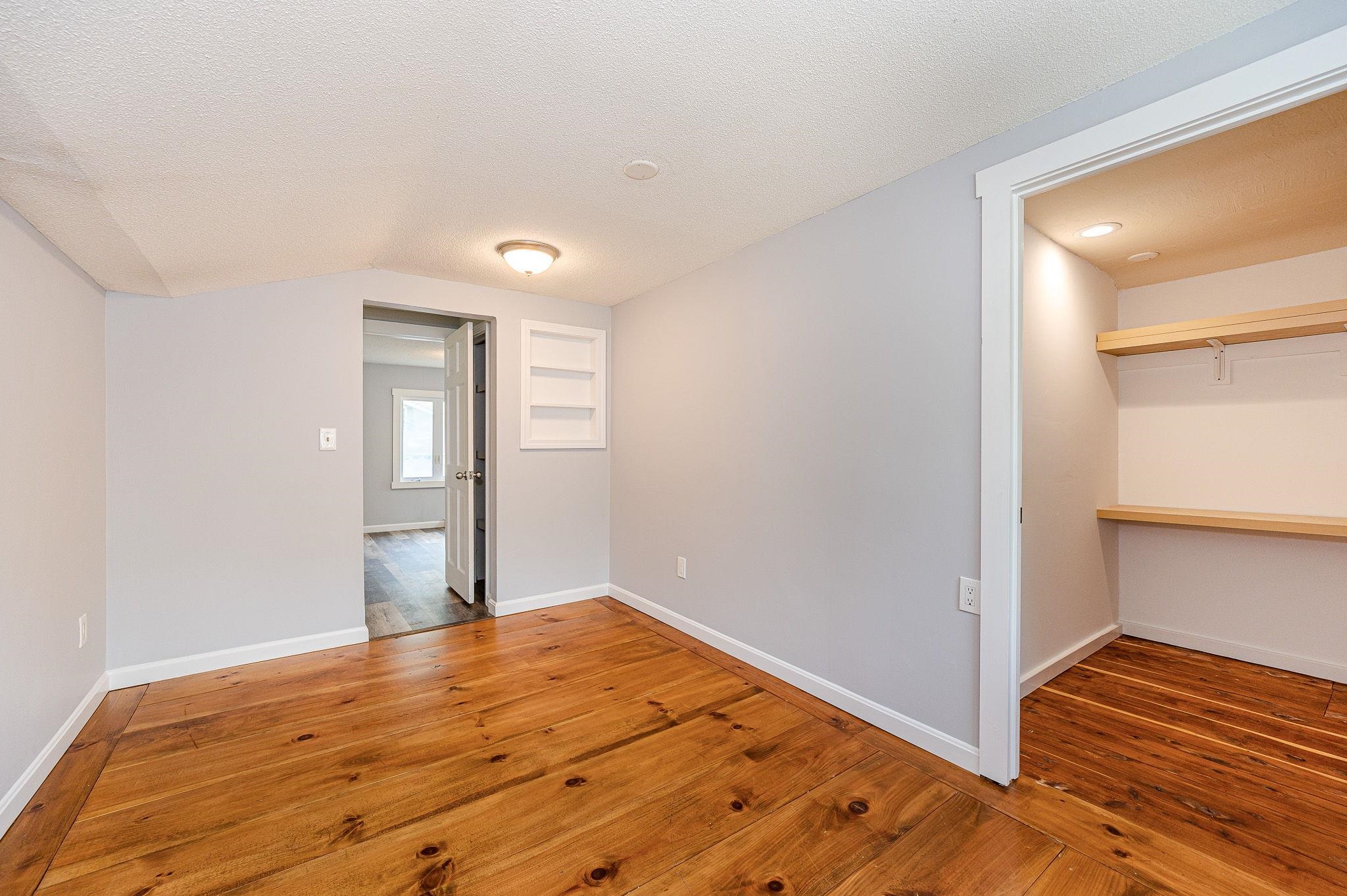 39 Woekel Circle Pelham, NH 03076 - Photo 16 of 38