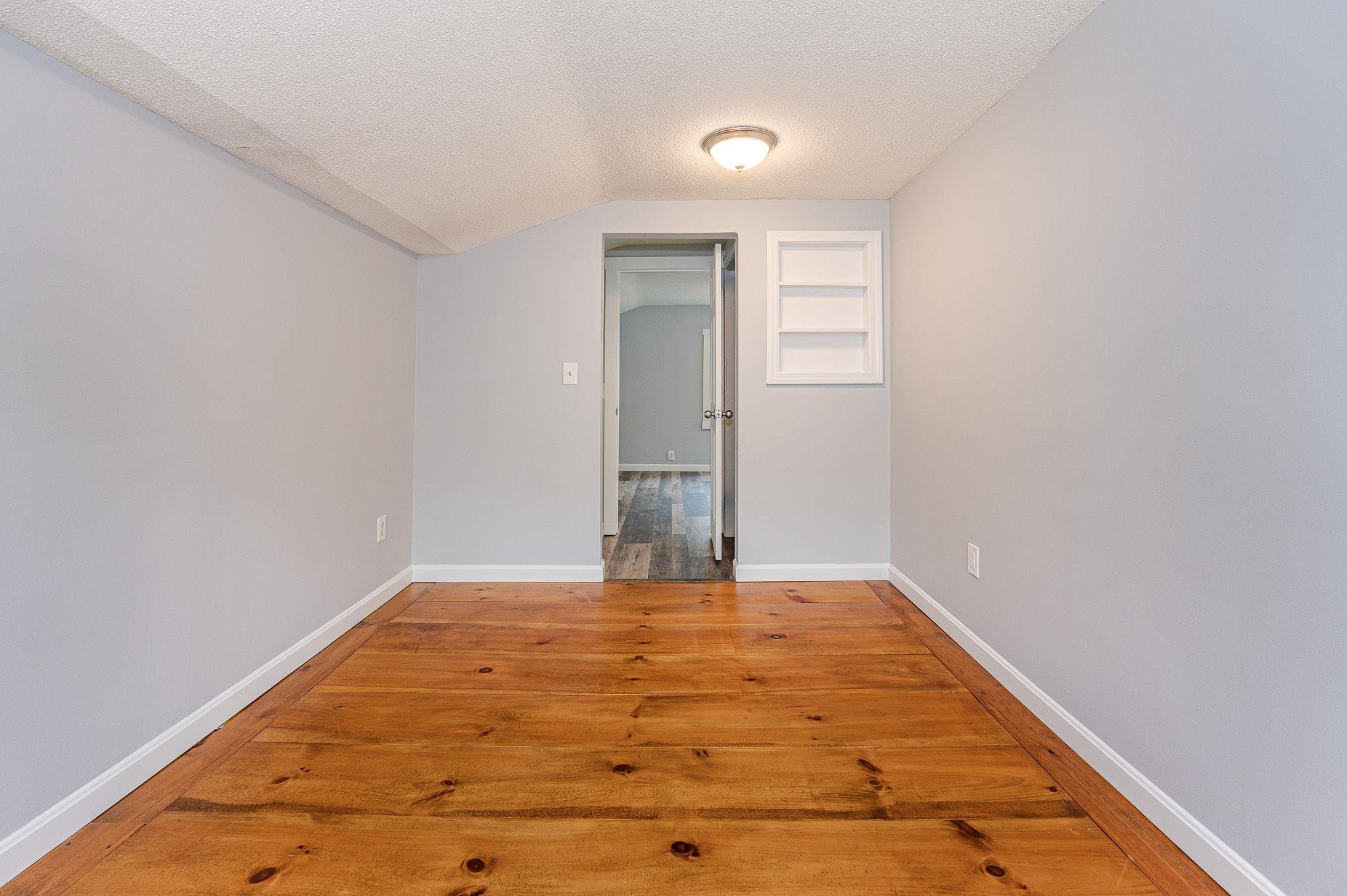 39 Woekel Circle Pelham, NH 03076 - Photo 17 of 38