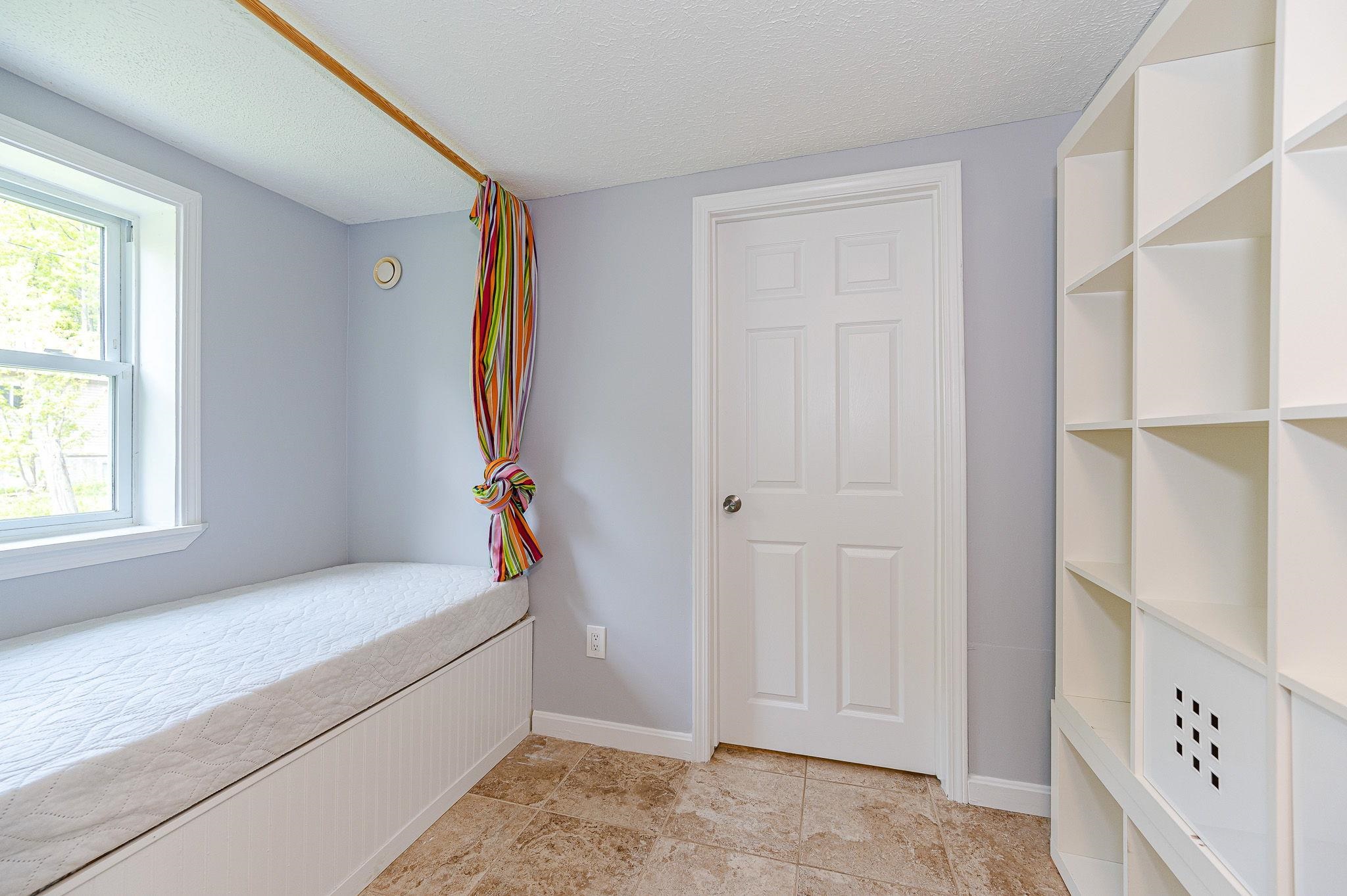 39 Woekel Circle Pelham, NH 03076 - Photo 23 of 38