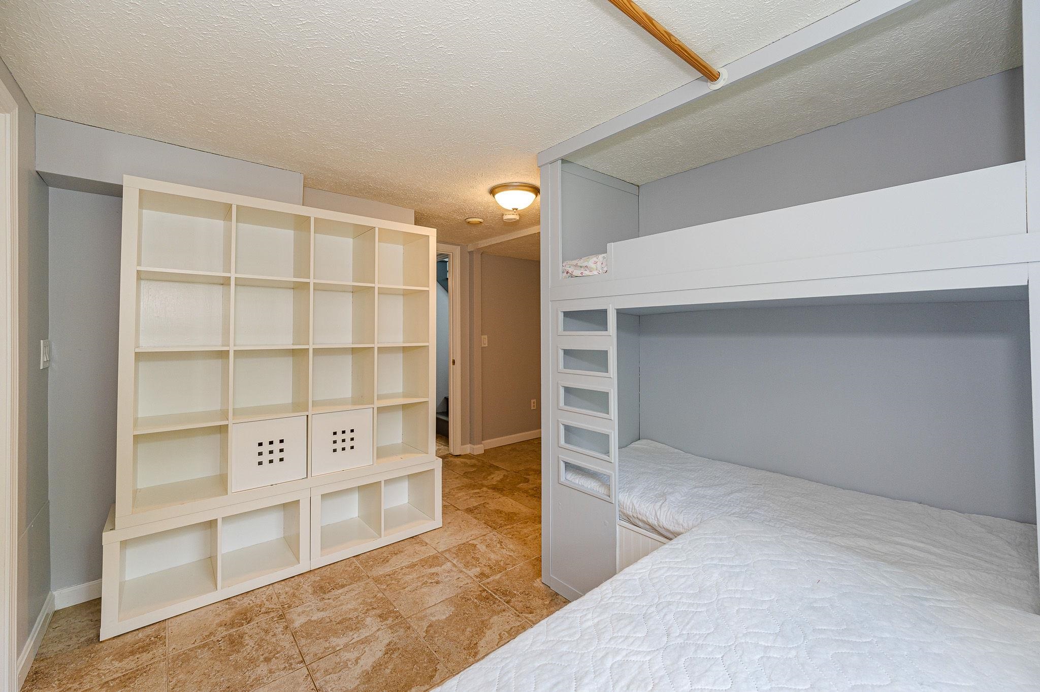 39 Woekel Circle Pelham, NH 03076 - Photo 24 of 38