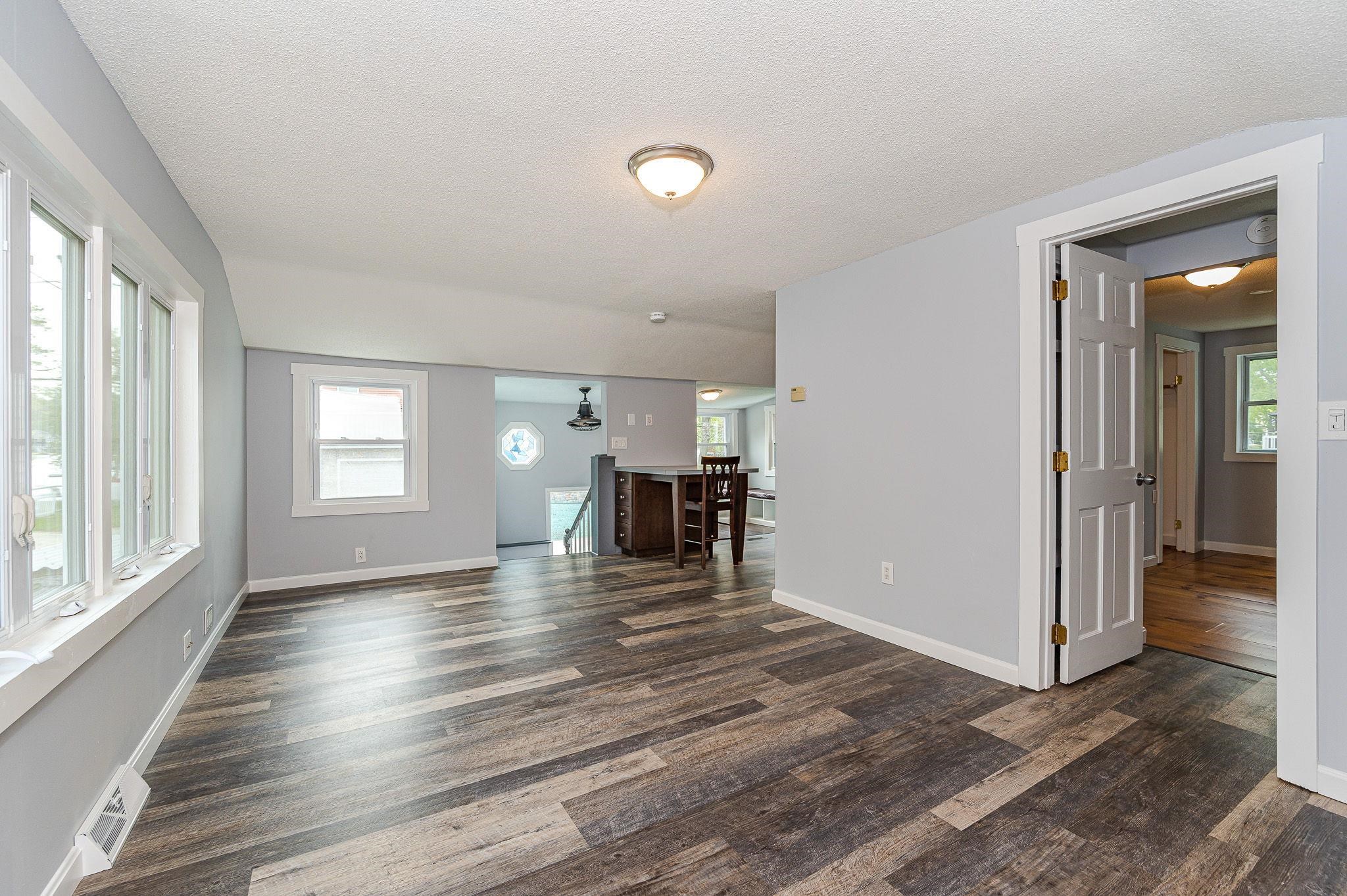 39 Woekel Circle Pelham, NH 03076 - Photo 6 of 38