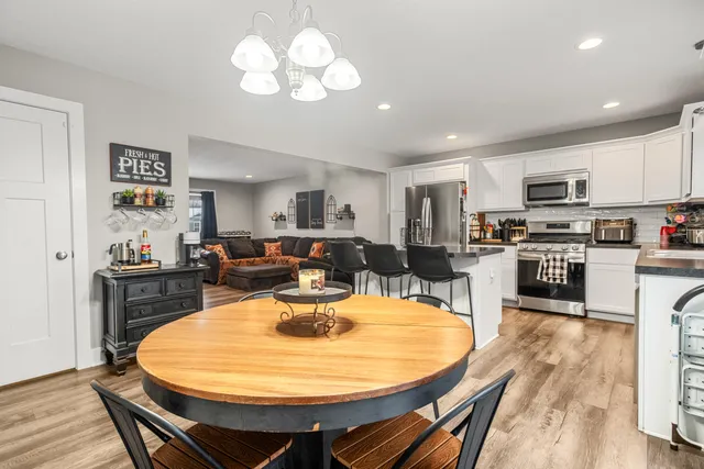 $429,900 | 1514 Chapel Street Southwest, Wyoming, MI 49509