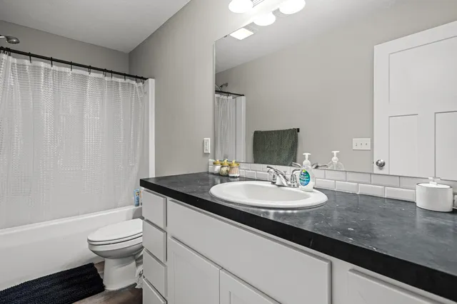 $429,900 | 1514 Chapel Street Southwest, Wyoming, MI 49509