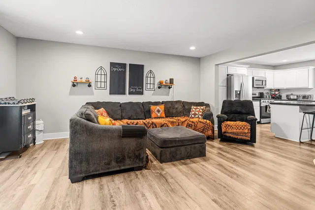 $429,900 | 1514 Chapel Street Southwest, Wyoming, MI 49509