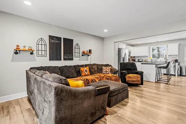 $429,900 | 1514 Chapel Street Southwest, Wyoming, MI 49509