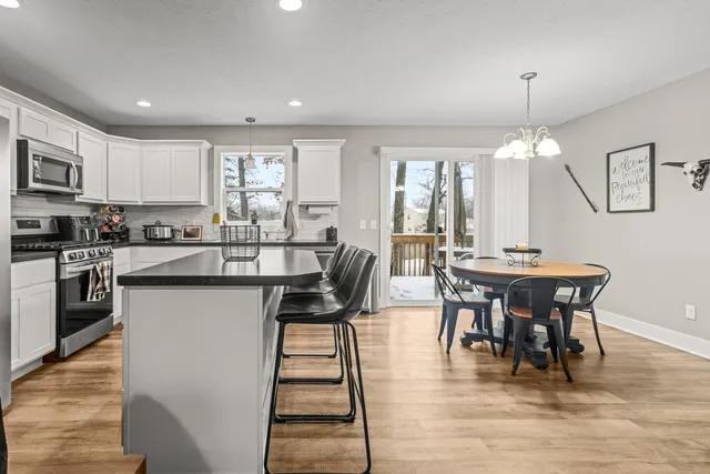 $429,900 | 1514 Chapel Street Southwest, Wyoming, MI 49509