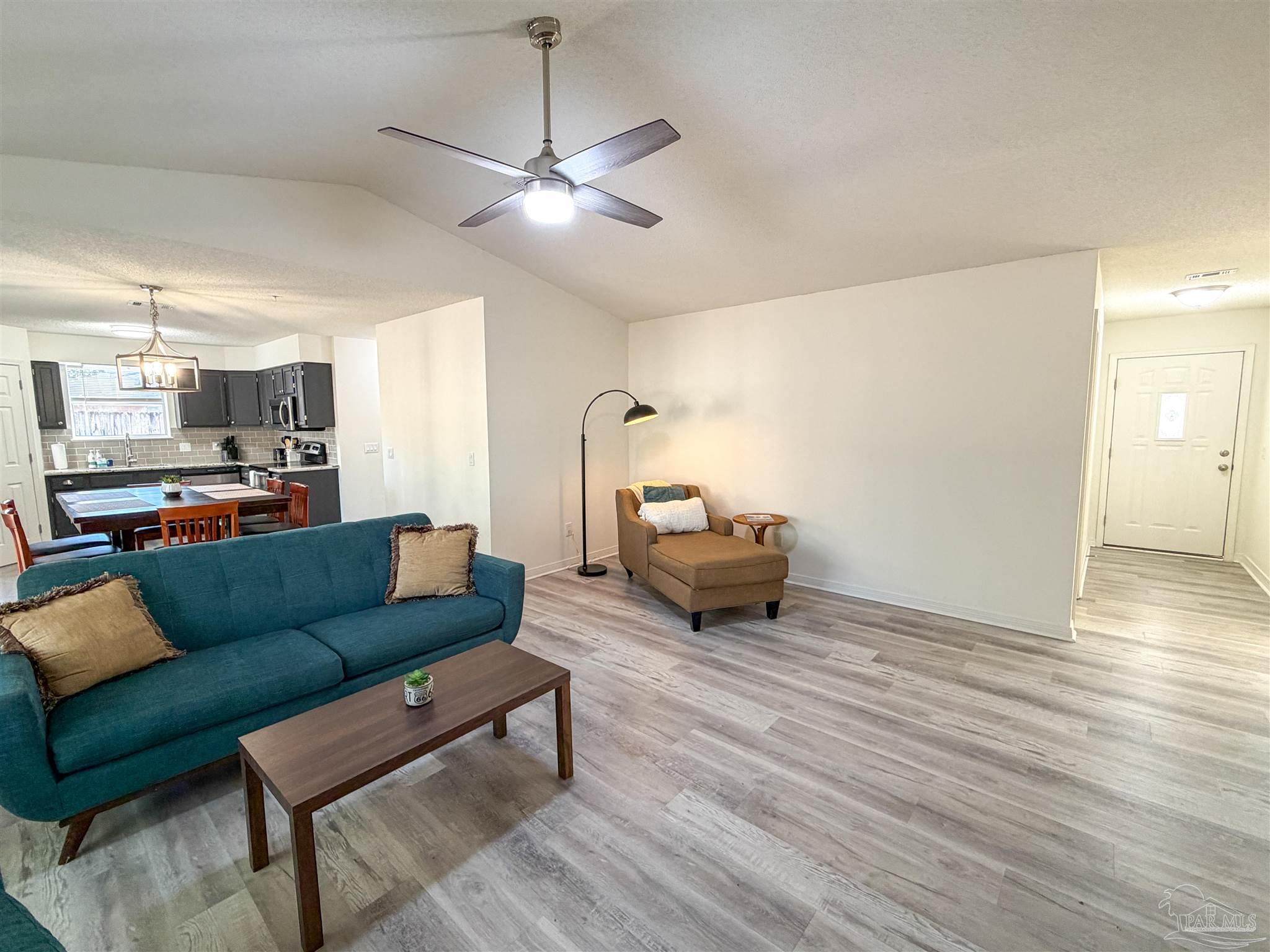 10660 Creek Ridge Drive Pensacola, FL 32506 - Photo 9 of 39