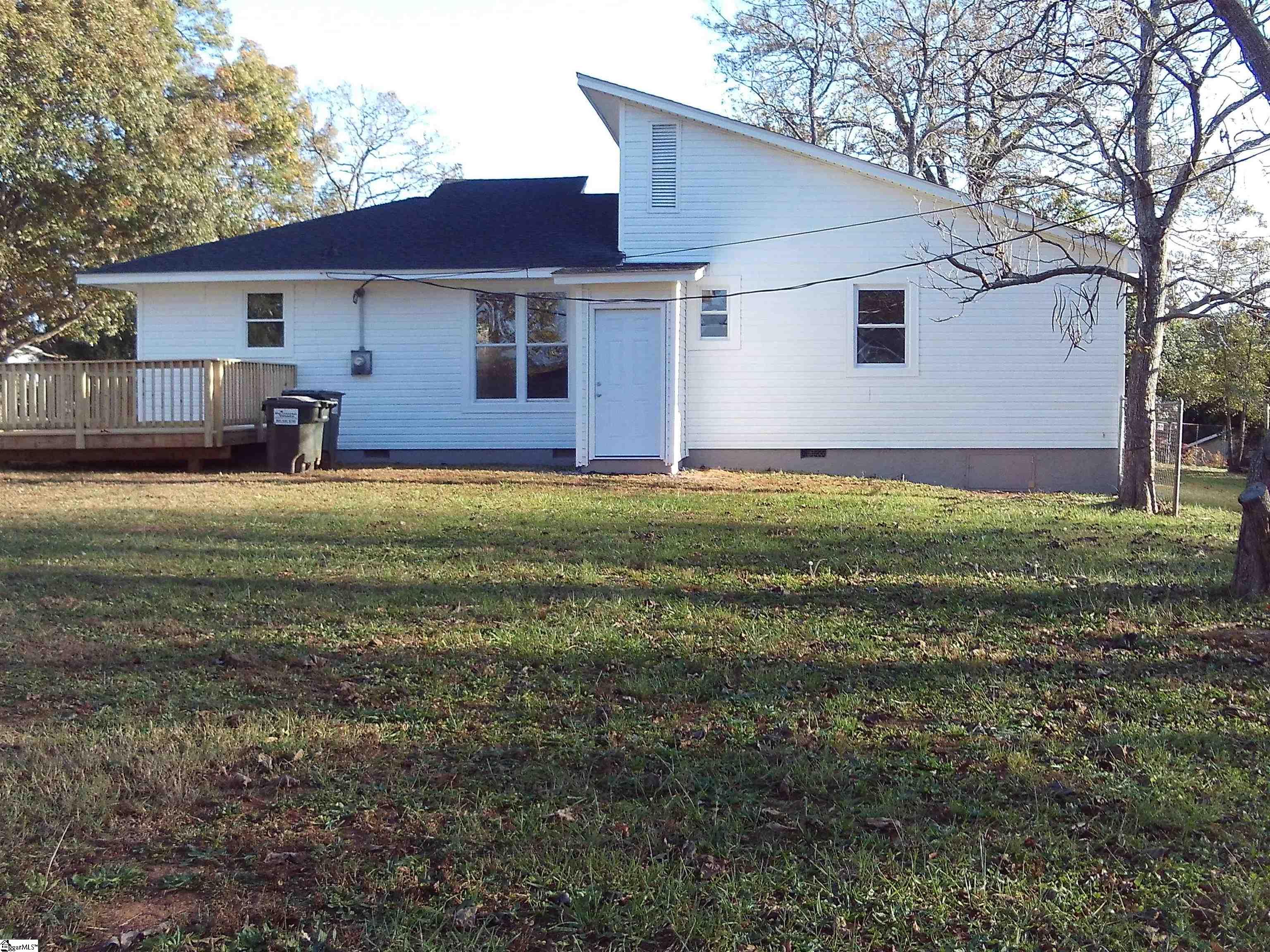 611 Bridwell Road Travelers Rest, SC 29690 - Photo 2 of 19
