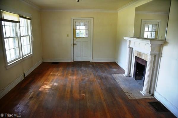 4503 Old Rural Hall Road Winston-Salem, NC 27105 - Photo 2 of 15 Living room