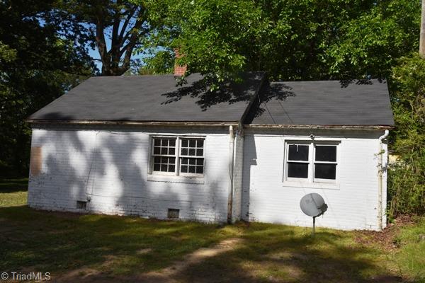 4503 Old Rural Hall Road Winston-Salem, NC 27105 - Photo 13 of 15 Guest house view one