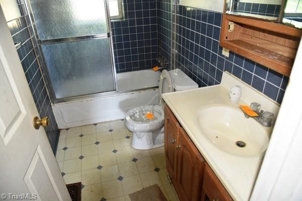 4503 Old Rural Hall Road Winston-Salem, NC 27105 - Photo 5 of 15 Bathroom