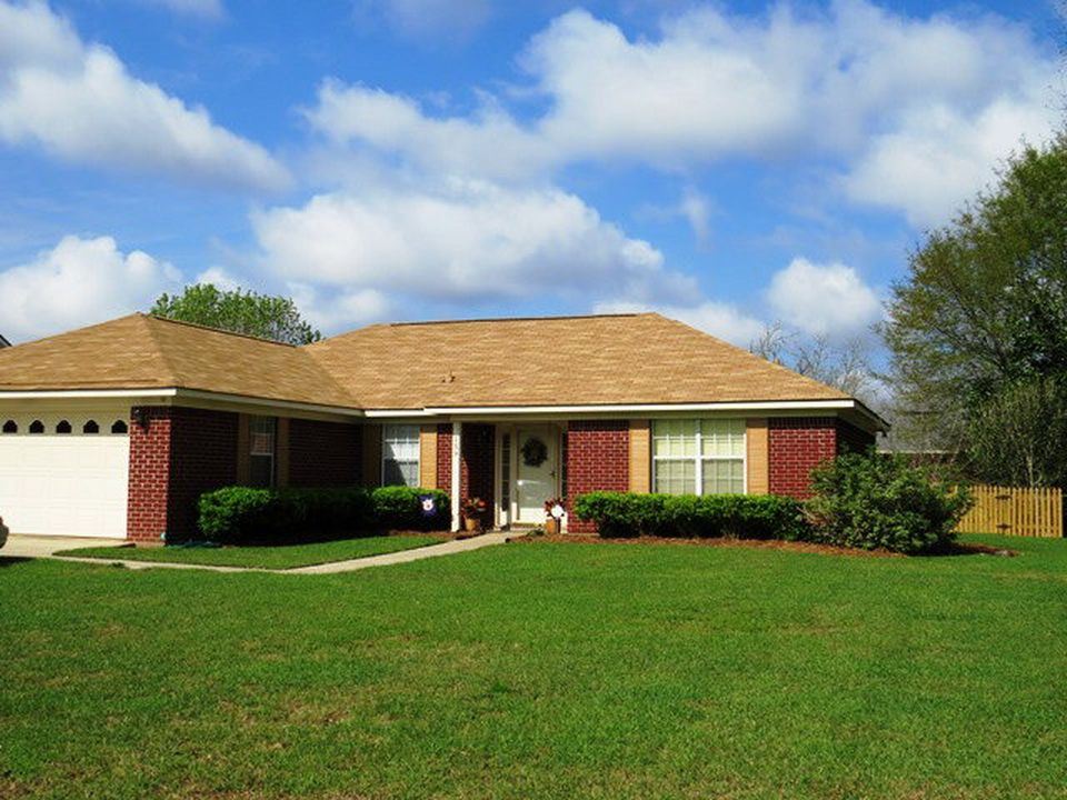 159 Pennbrooke Loop Foley, AL 36535 - Photo 4 of 10