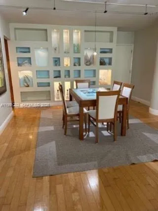$3,000 | 5005 Collins Avenue, Unit 423, Miami Beach, FL 33140