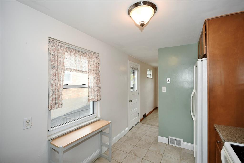 1036 Hastie Road Pittsburgh, PA 15234 - Photo 12 of 24 Gallery Image 12