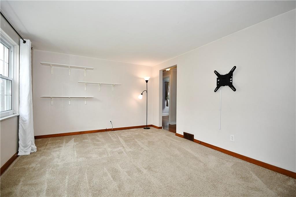 1036 Hastie Road Pittsburgh, PA 15234 - Photo 6 of 24 Gallery Image 6
