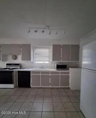 $1,850 | 1613 Longwood Drive, Greenville, NC 27858