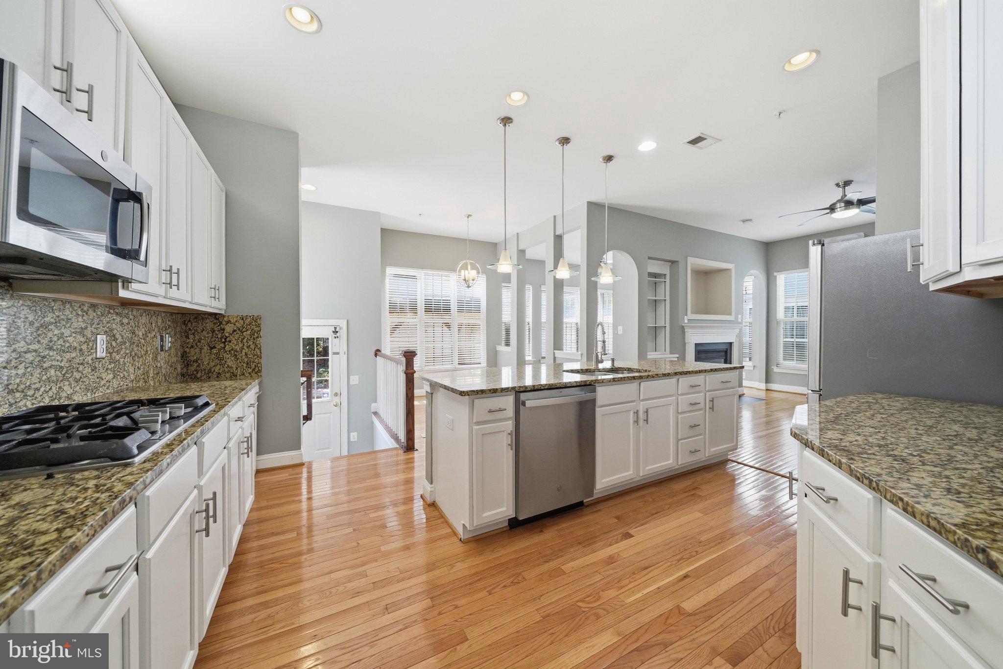 13131 Clarksburg Square Road Clarksburg, MD 20871 - Photo 11 of 61 Kitchen
