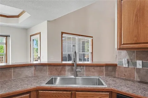 $339,500 | 928 Bluestem Drive, Baldwin City, KS 66006