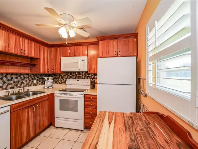 $1,600 | 55 Woodland Drive, Unit 206, Vero Beach, FL 32962