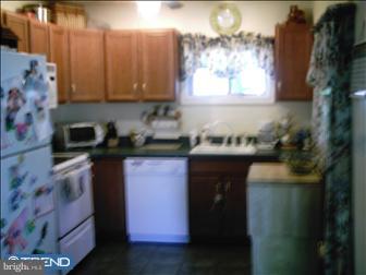 18 Granite Road Levittown, PA 19057 - Photo 2 of 5 Kitchen