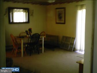 18 Granite Road Levittown, PA 19057 - Photo 3 of 5 Living Room