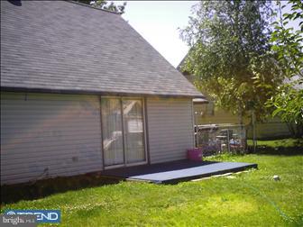18 Granite Road Levittown, PA 19057 - Photo 4 of 5 Exterior Back