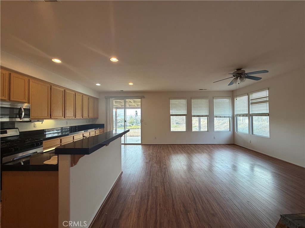 24972 Butterchurn Road Wildomar, CA 92595 - Photo 33 of 45 View of Kitchen from Front Room to Back yard