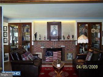 907 Frazier Road Rydal, PA 19046 - Photo 2 of 11 Living Room