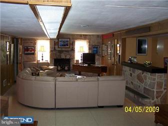 907 Frazier Road Rydal, PA 19046 - Photo 8 of 11 Family Room