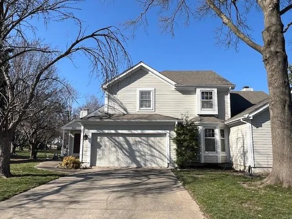 $310,000 | 9002 West 120th Terrace, Overland Park, KS 66213